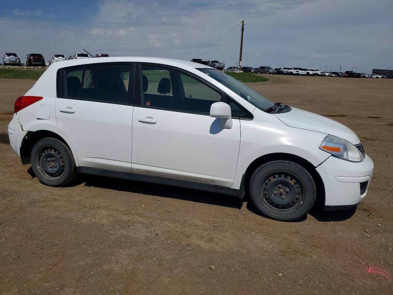 2011 Nissan Versa 1.8 S - Image 4