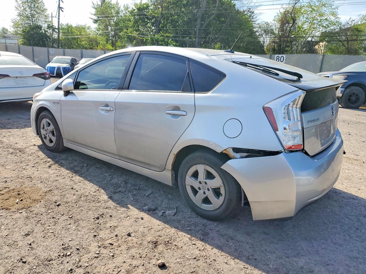 2010 Toyota Prius Iv - Image 2