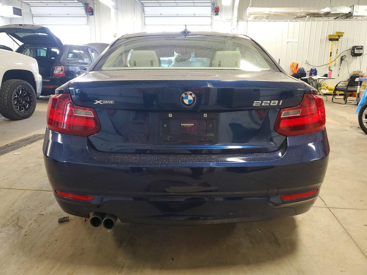 2015 BMW 228 Xi - Фото 6