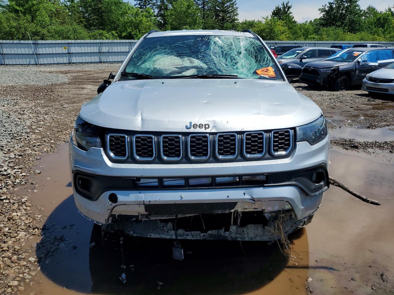 2024 Jeep Compass Latitude - Image 5