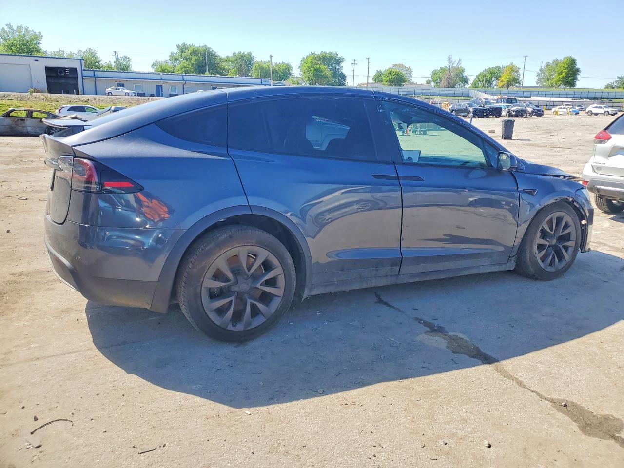 2022 Tesla Model X - Фото 3