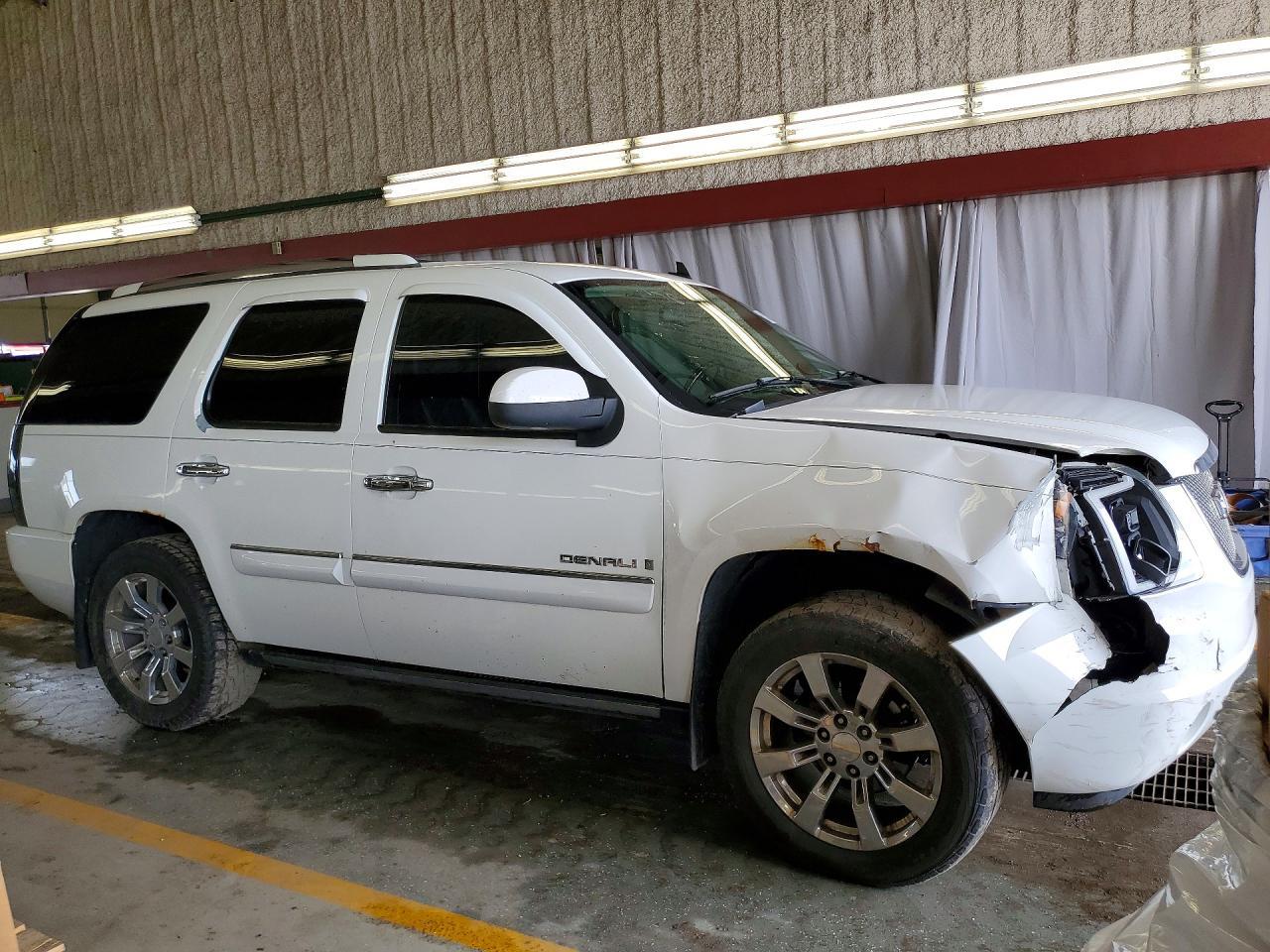 2007 GMC Yukon Denali - Фото 4