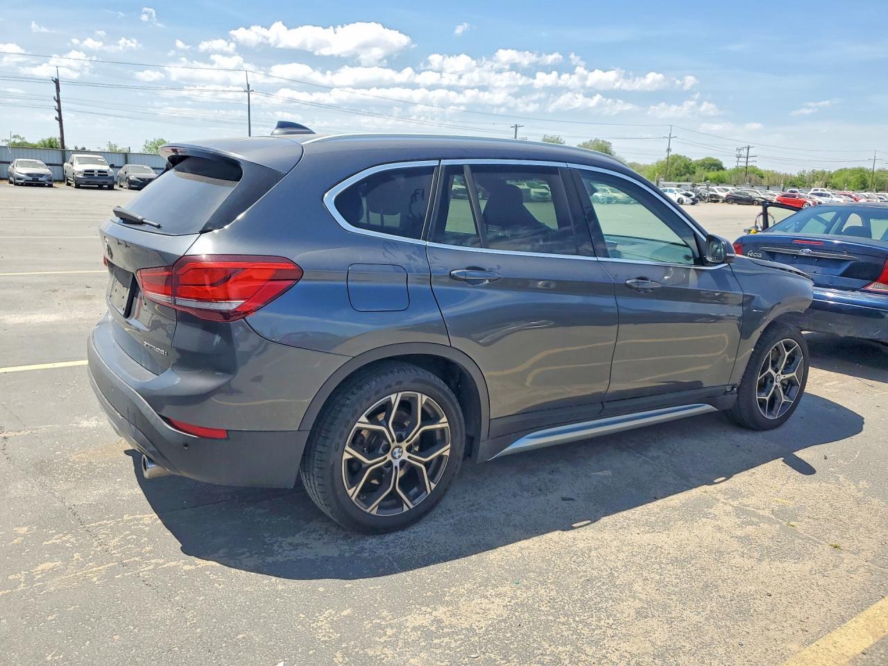 2021 BMW X1 xDrive28I - Фото 3