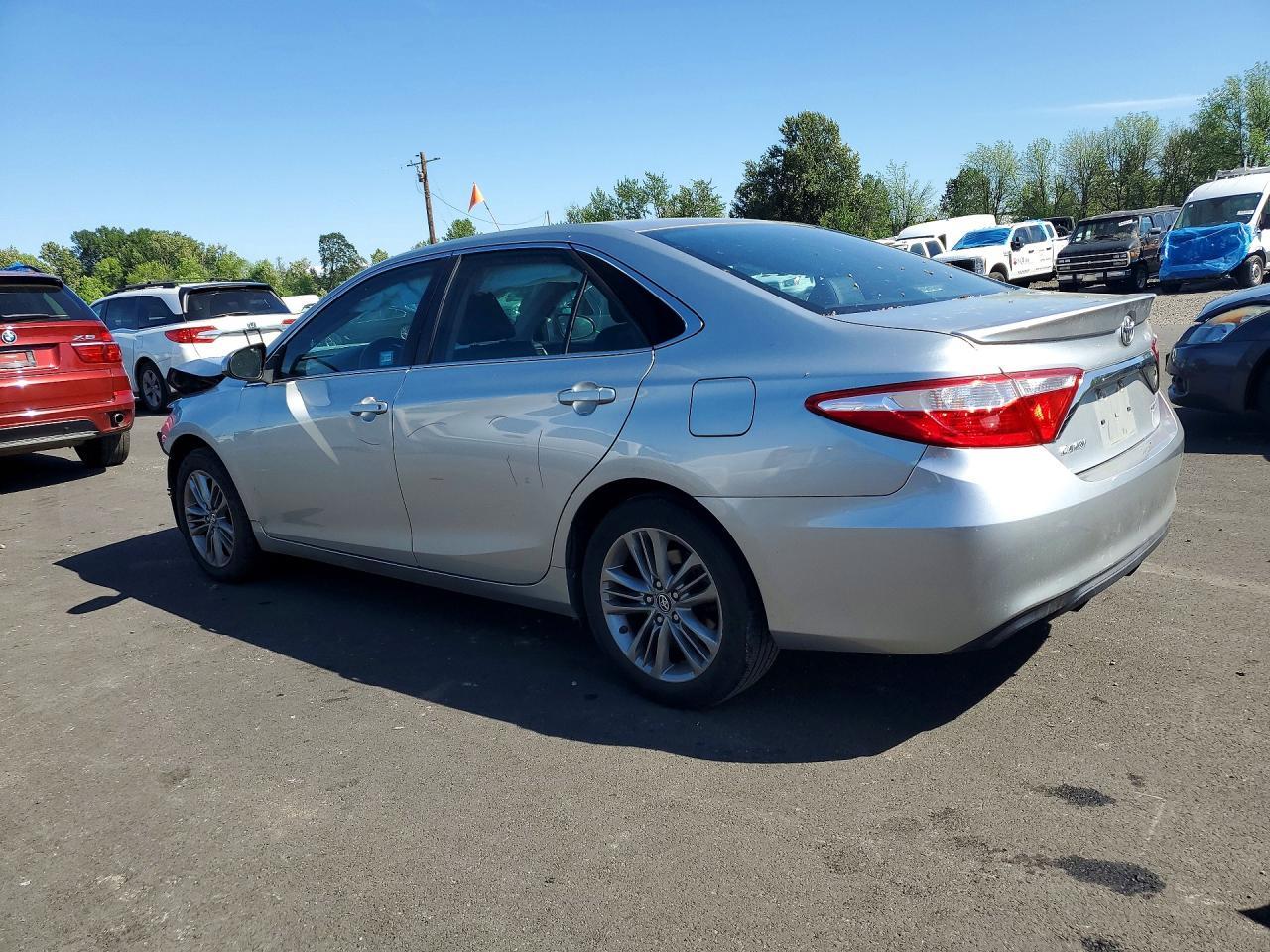 2016 Toyota Camry Se - Image 2