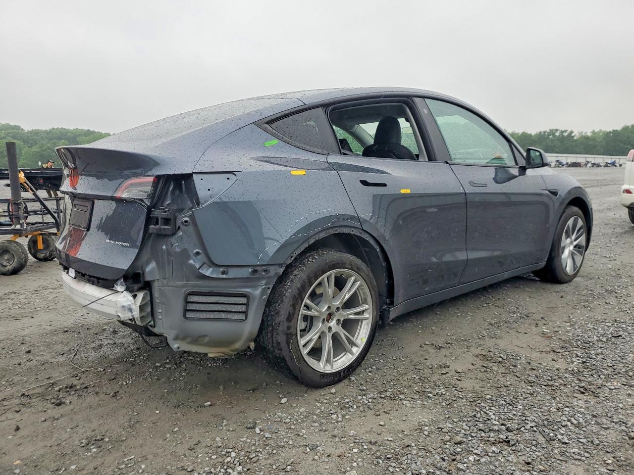 2022 Tesla Model Y - Image 3