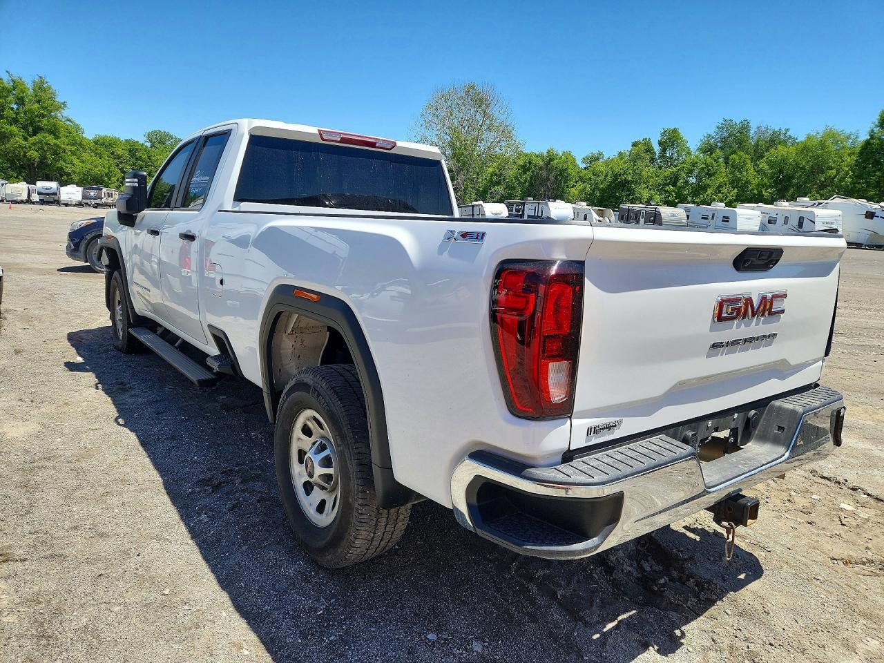2024 GMC Sierra K3500 - Image 3