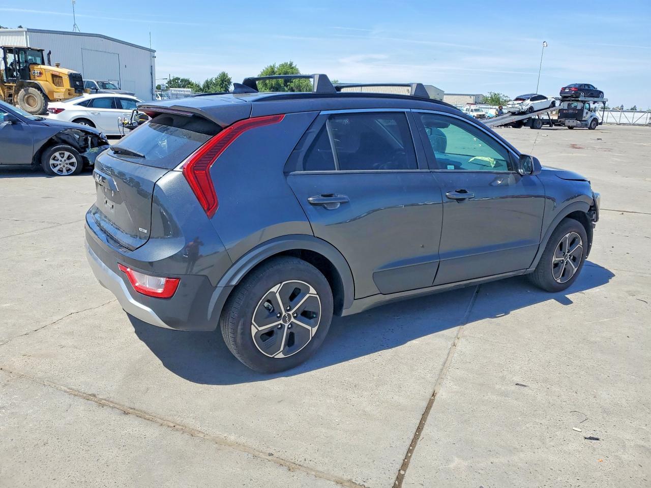 2025 Kia Niro Lx - Image 3