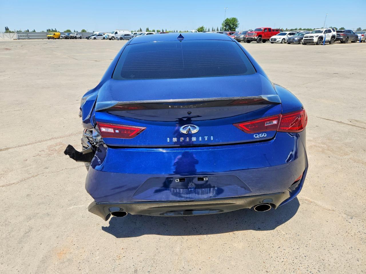 2017 Infiniti Q60 3.0T Premium - Image 6