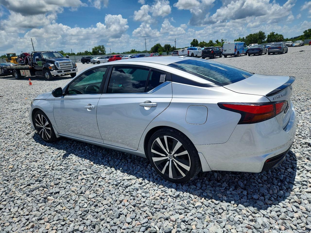 2020 Nissan Altima Sr - Фото 2