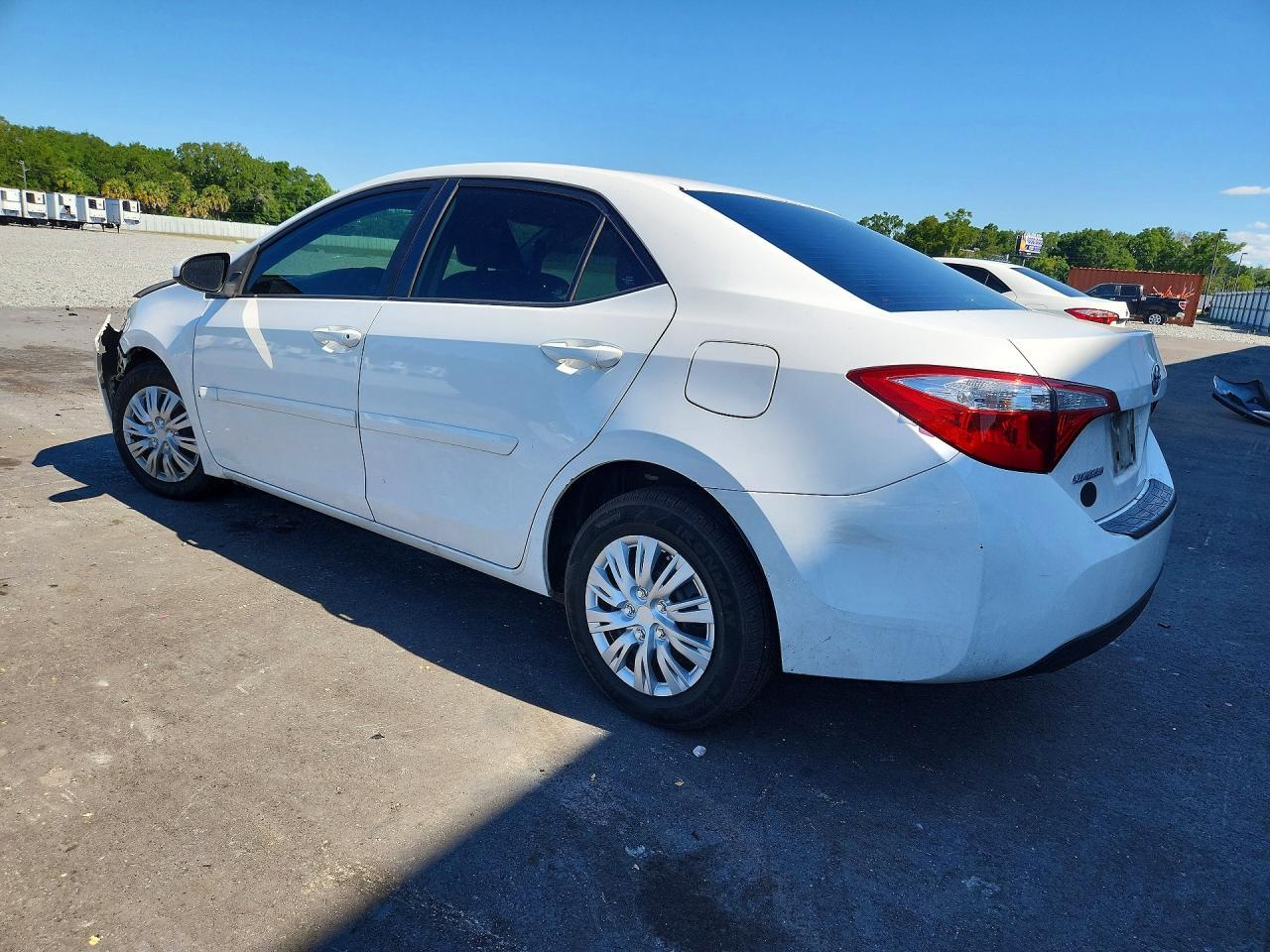 2015 Toyota Corolla L - Фото 2