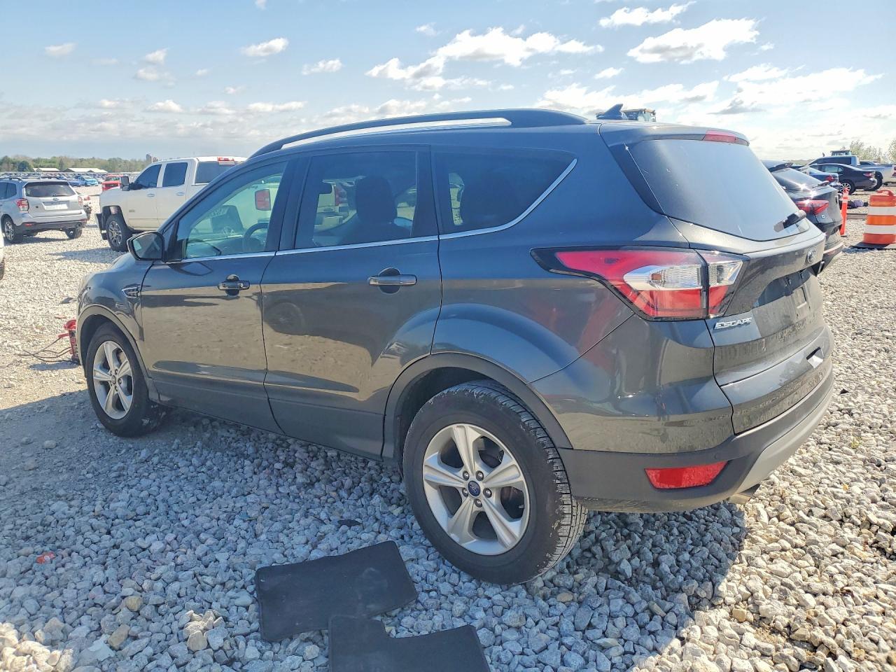 2018 Ford Escape Se - Image 2