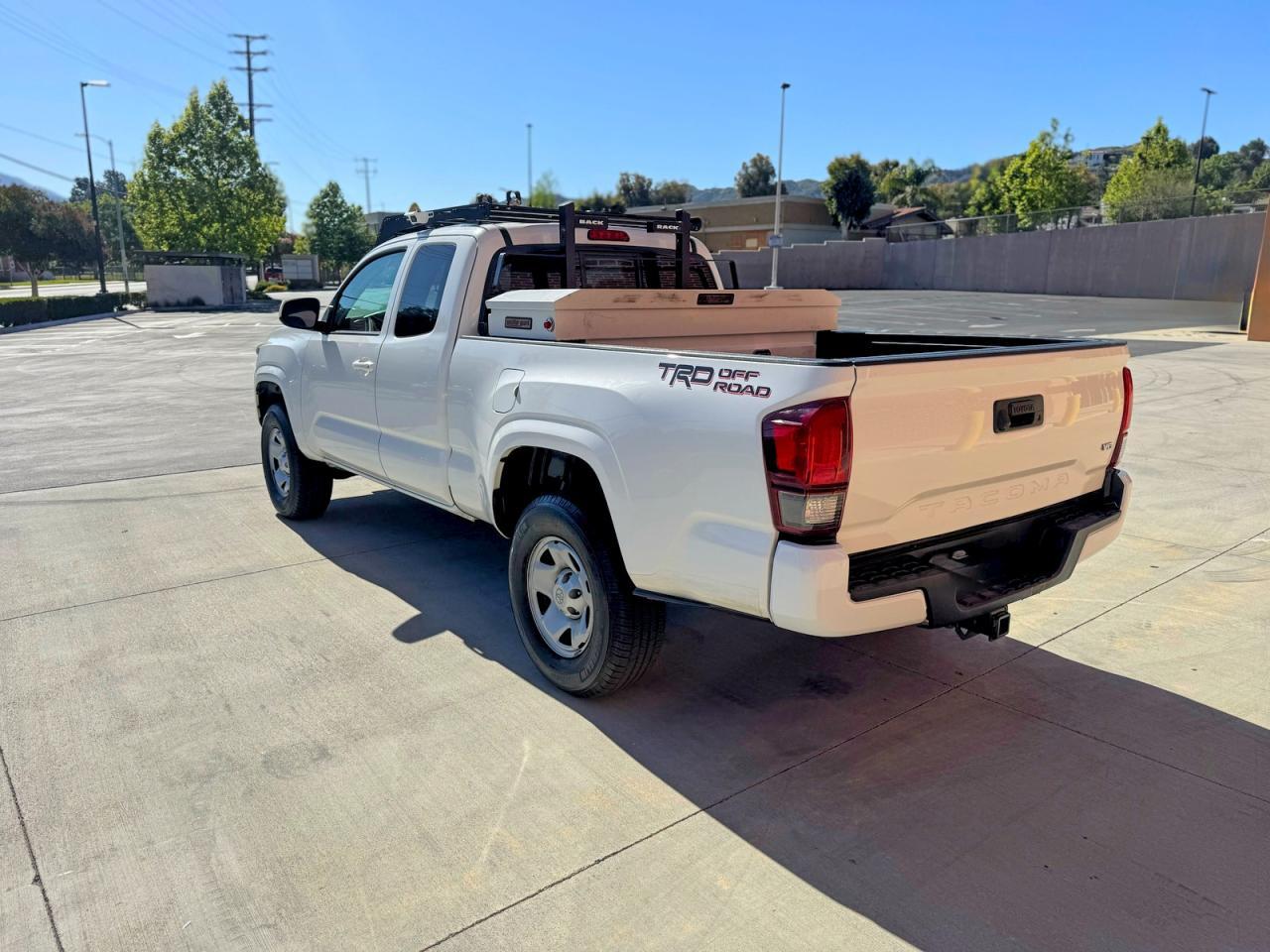 2023 Toyota Tacoma Sr V6 - Image 3