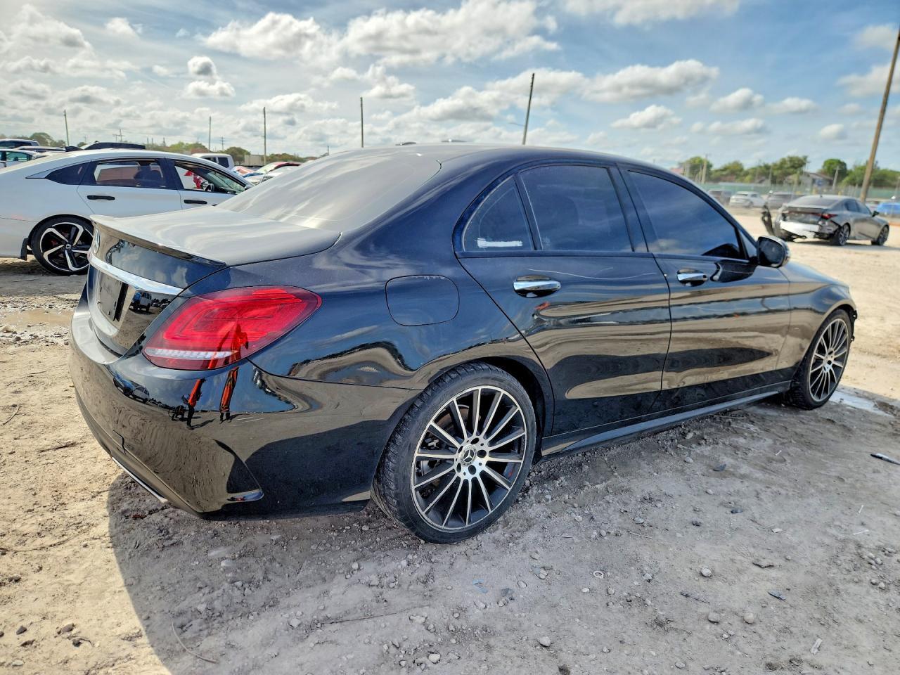 2019 Mercedes-Benz C 300 - Фото 3