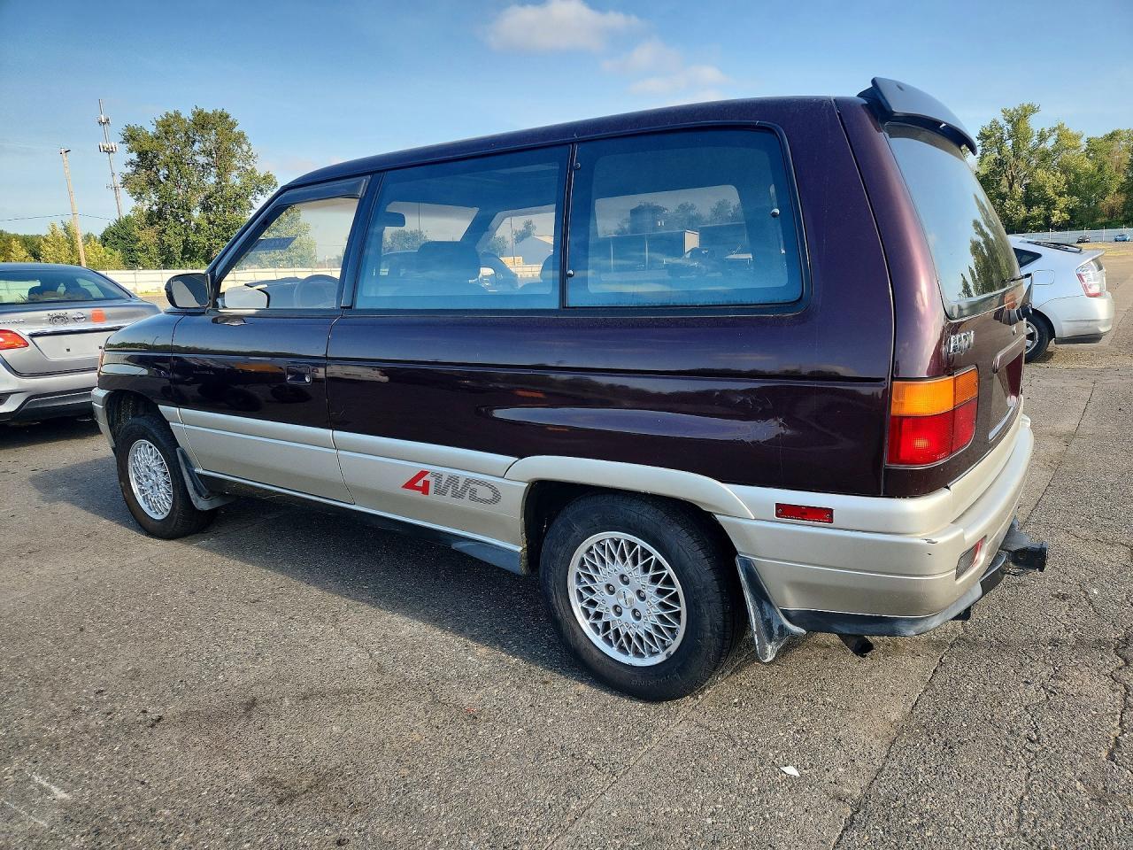 1995 Mazda Mpv Wagon - Image 2