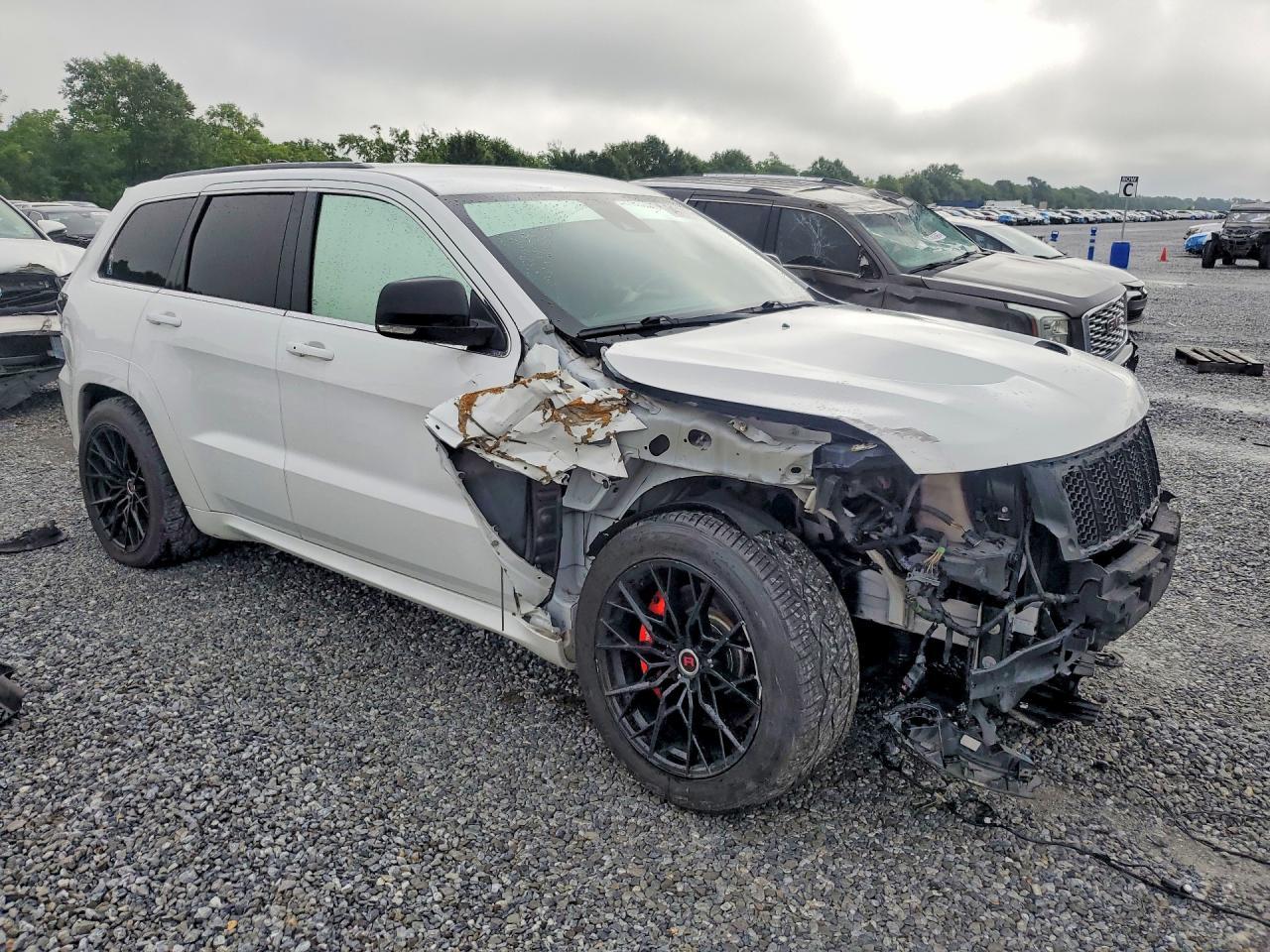 2015 Jeep Grand Cherokee Srt-8 - Image 4