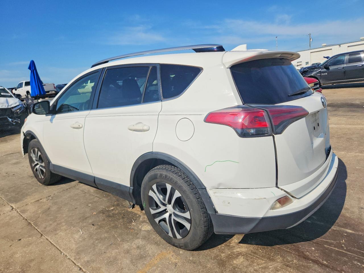 2018 Toyota Rav4 Le - Фото 2