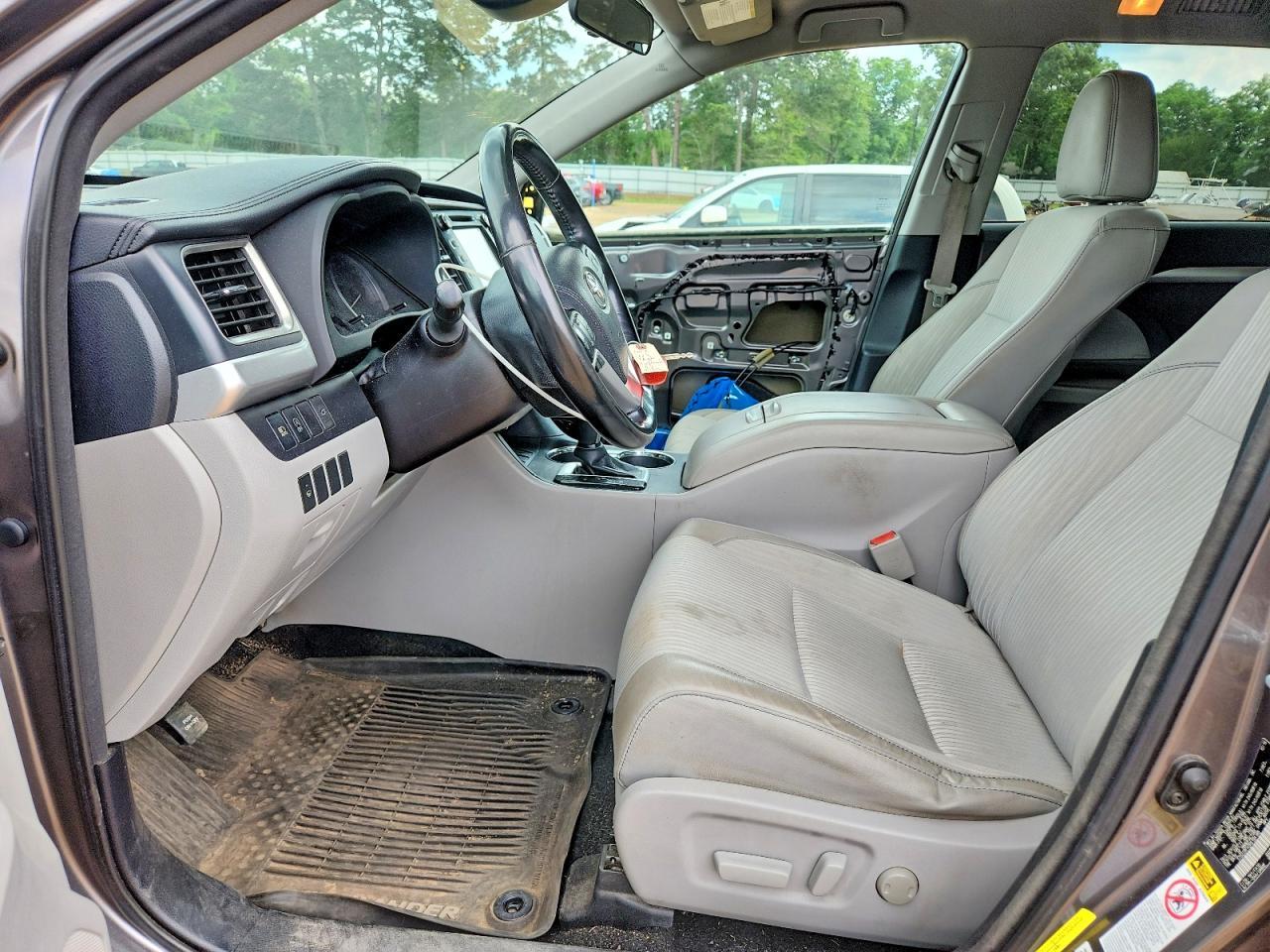 2017 Toyota Highlander Le Plus - Фото 7