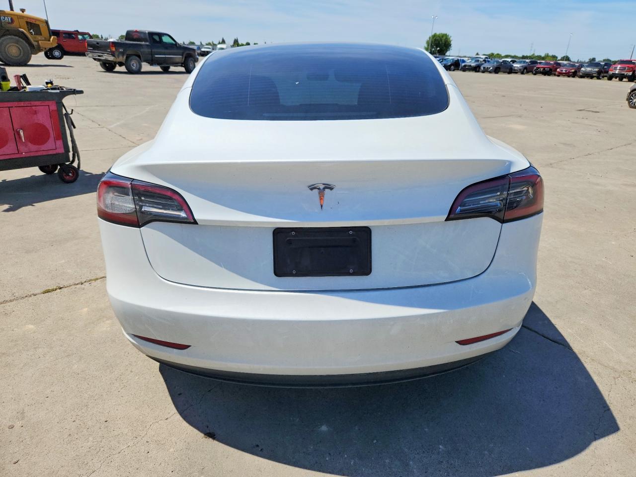 2023 Tesla Model 3 - Фото 6