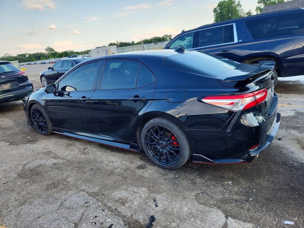 2020 Toyota Camry Trd - Фото 2