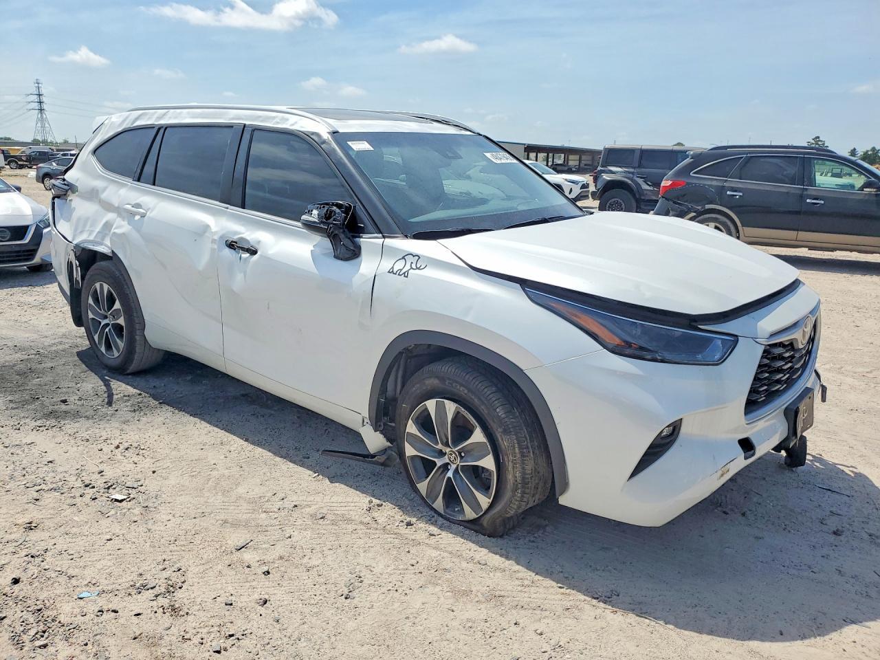 2024 Toyota Highlander Le - Фото 4