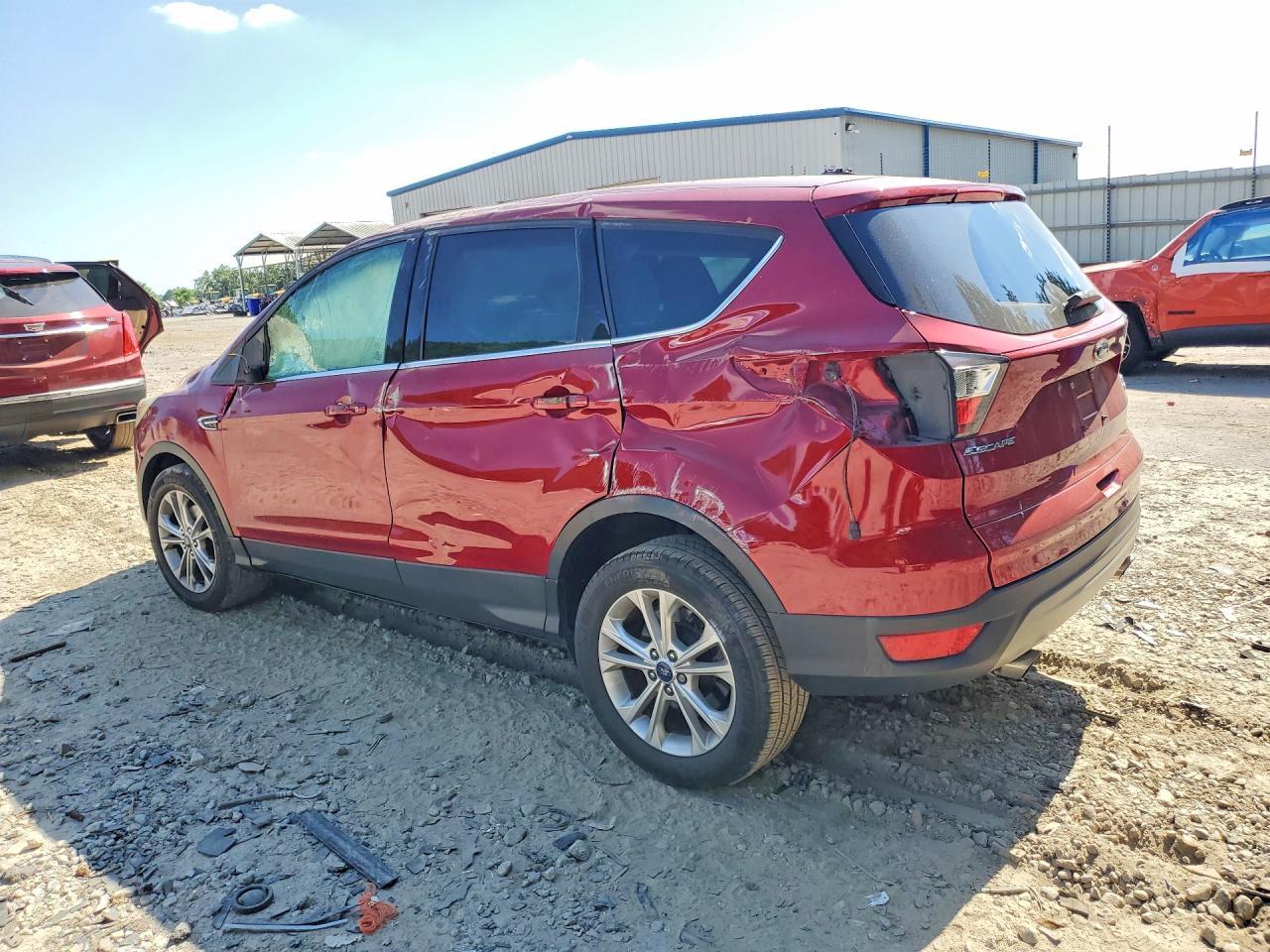 2017 Ford Escape Se - Фото 2