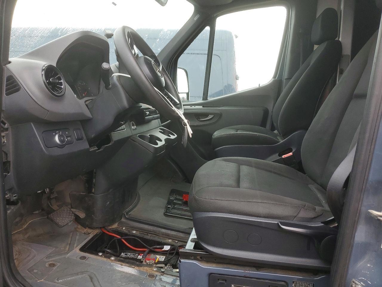 2019 Mercedes-Benz Sprinter 2500 - Image 7