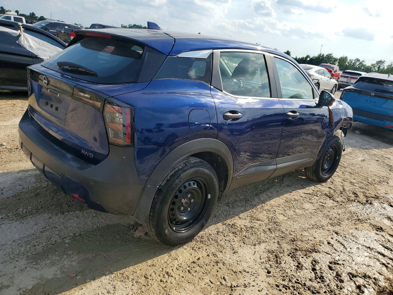 2025 Nissan Kicks S - Фото 3
