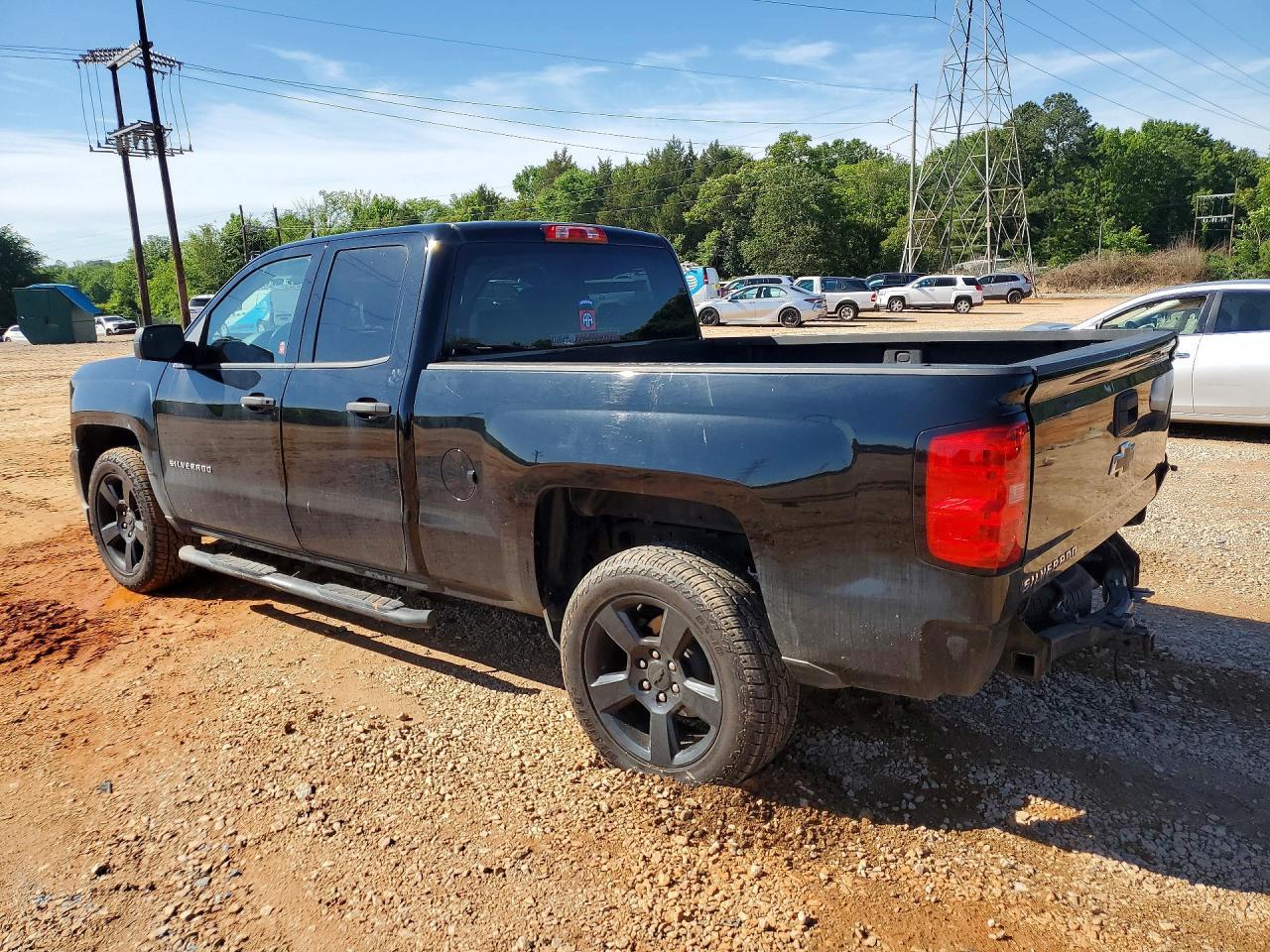 2018 Chevrolet Silverado K1500 Custom - Фото 2