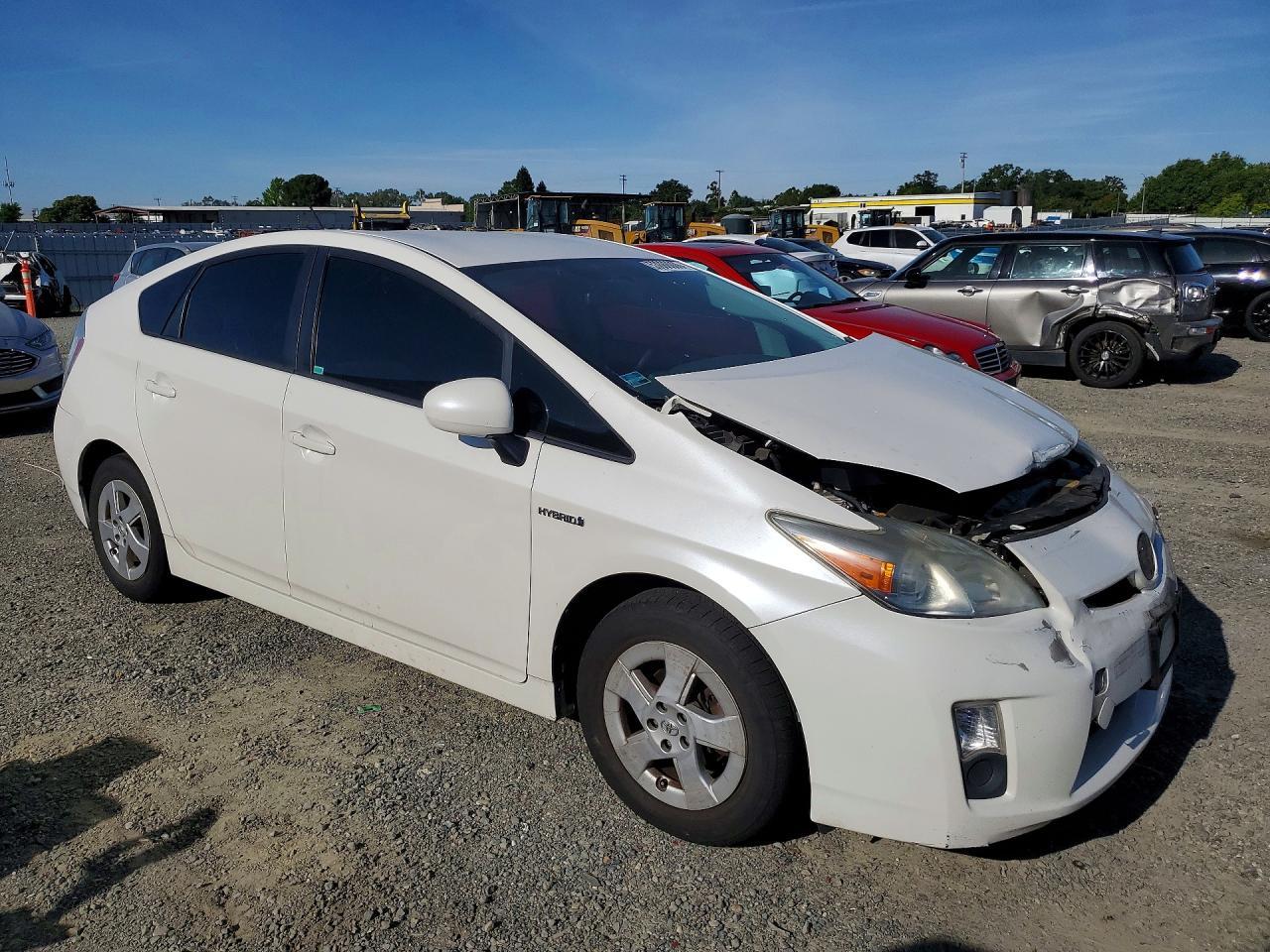 2011 Toyota Prius Two - Фото 4