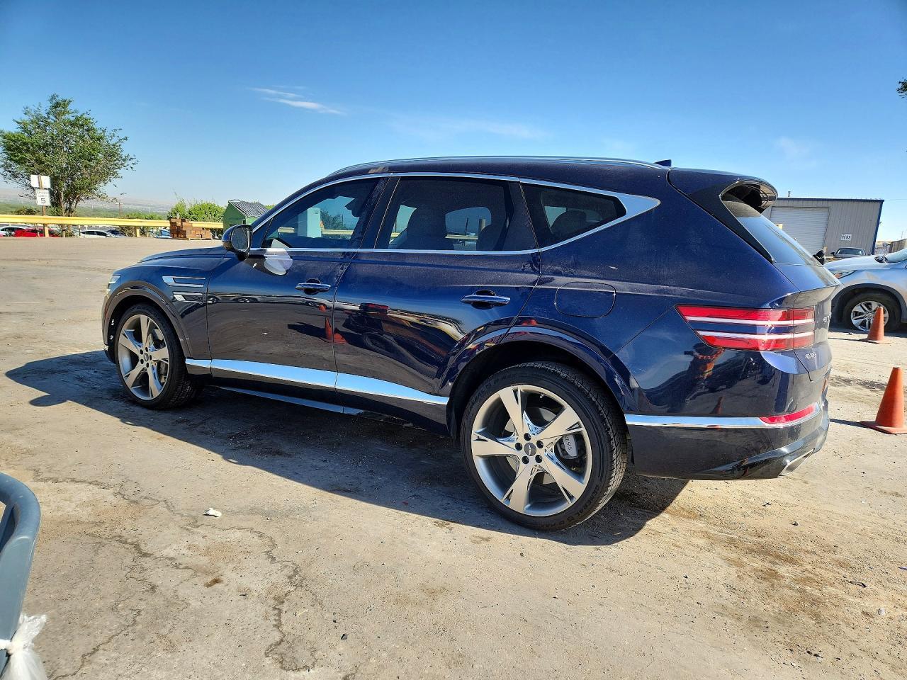 2023 Genesis Gv80 2.5T - Image 2