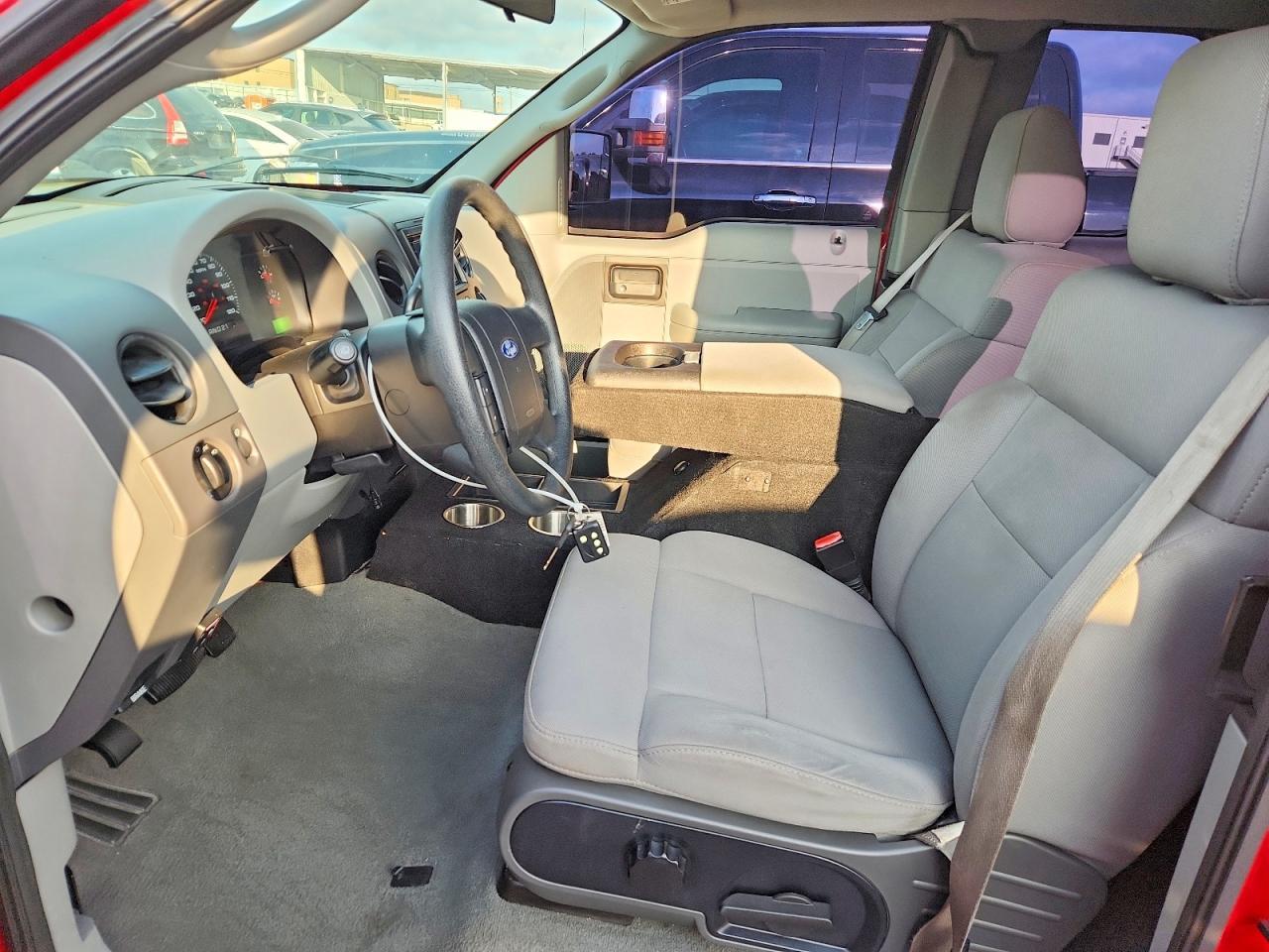 2005 Ford F150 - Image 7
