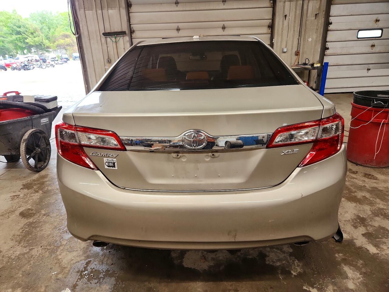 2014 Toyota Camry Xle V6 - Фото 6