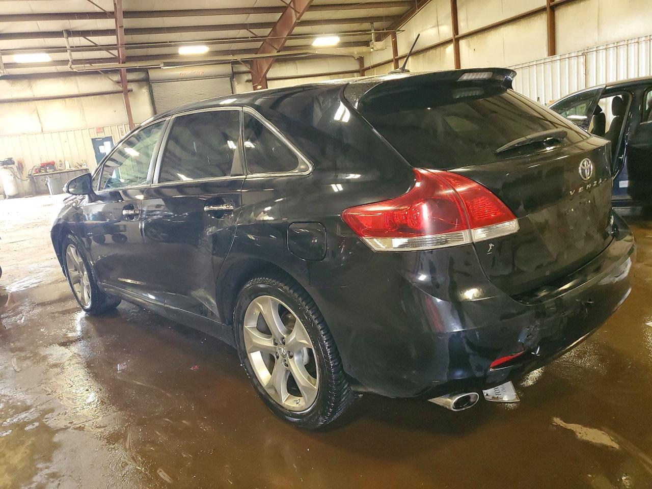 2015 Toyota Venza Xle - Image 2