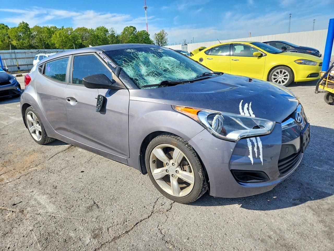 2015 Hyundai Veloster Base - Фото 4