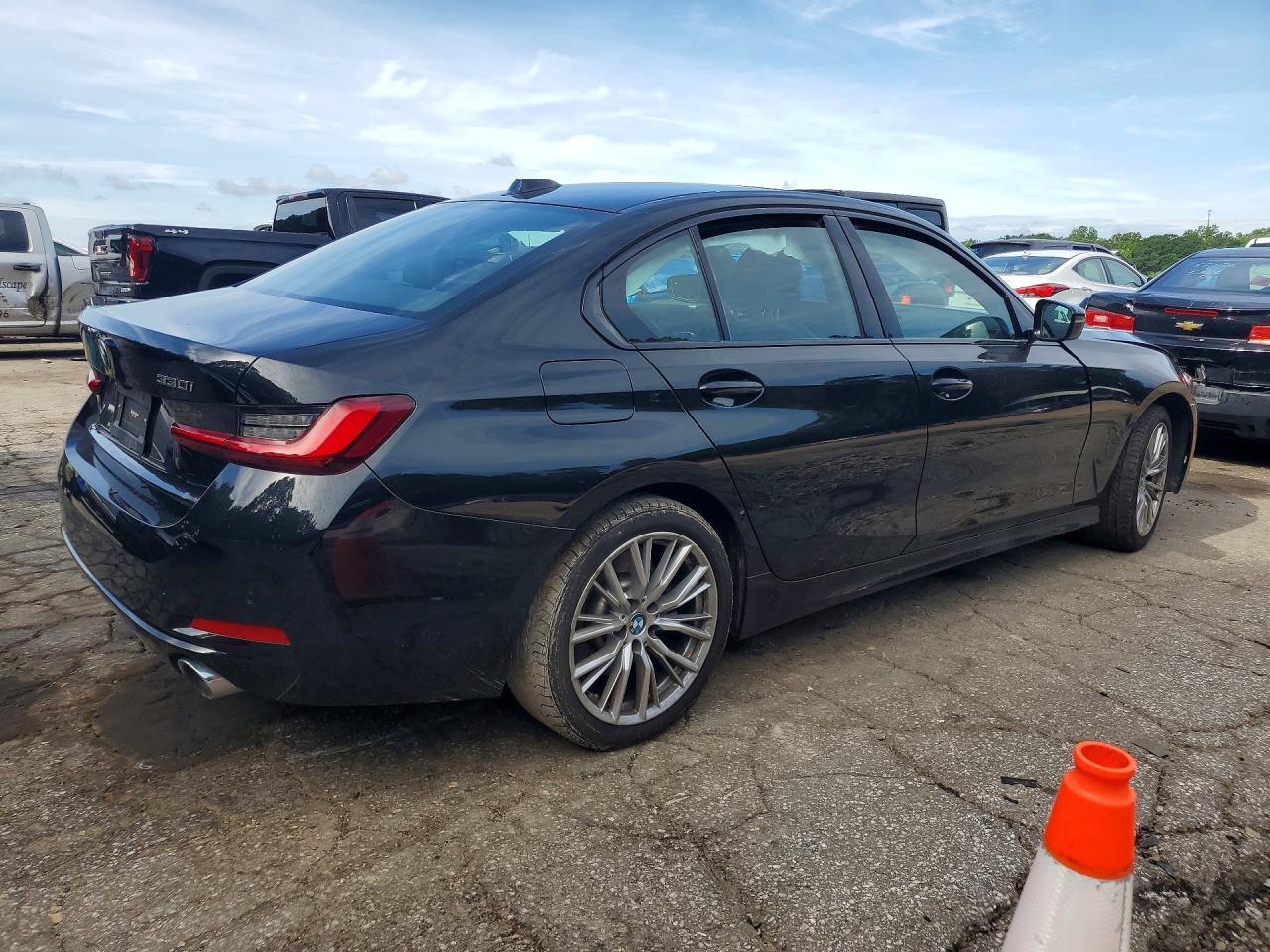 2023 BMW 330I - Image 3