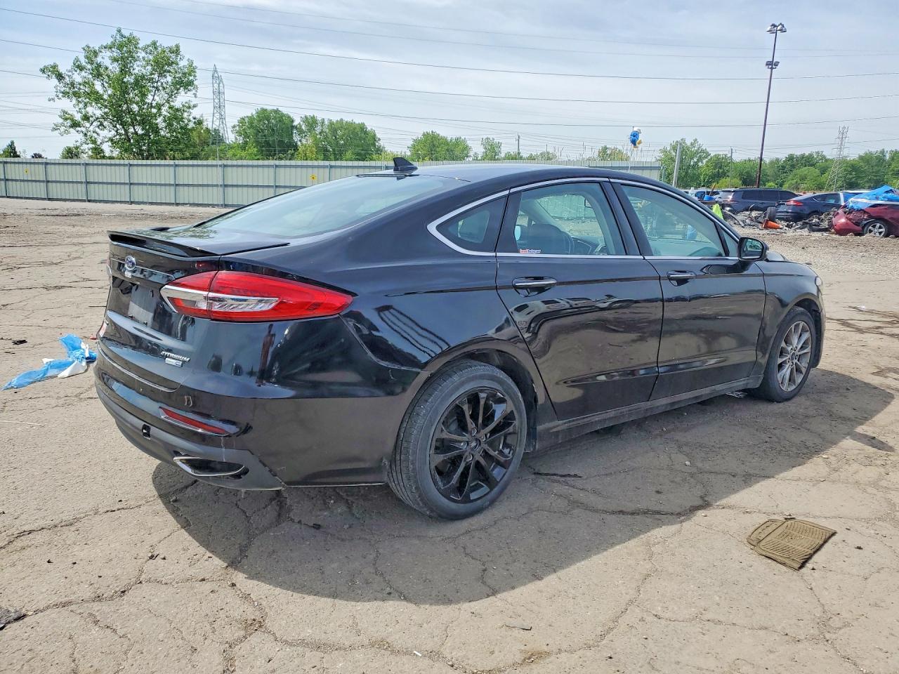 2020 Ford Fusion - Image 3