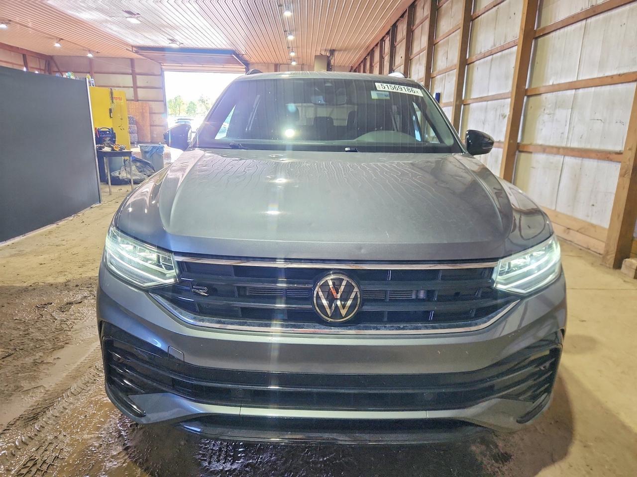 2024 Volkswagen Tiguan Se R-Line Black - Image 5
