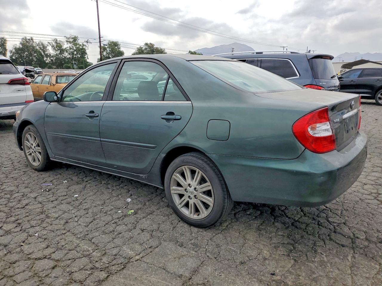 2002 Toyota Camry Le - Фото 2