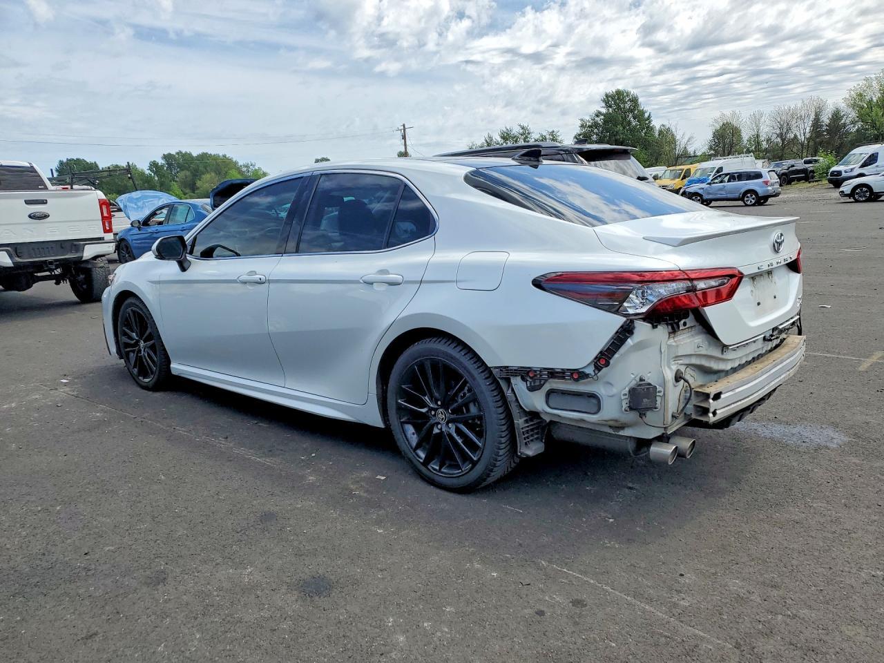 2021 Toyota Camry Xse - Фото 2