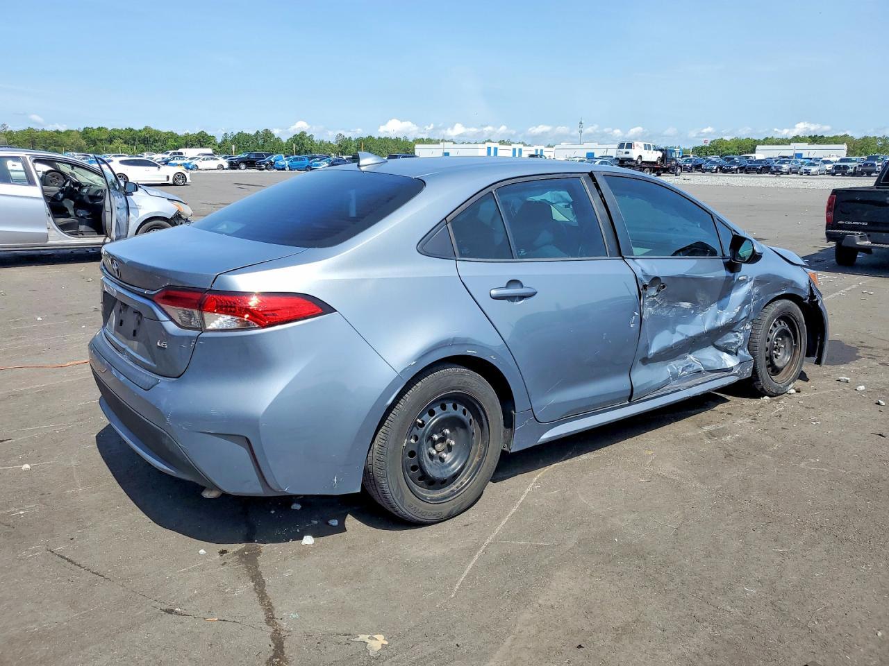 2021 Toyota Corolla Le - Image 3