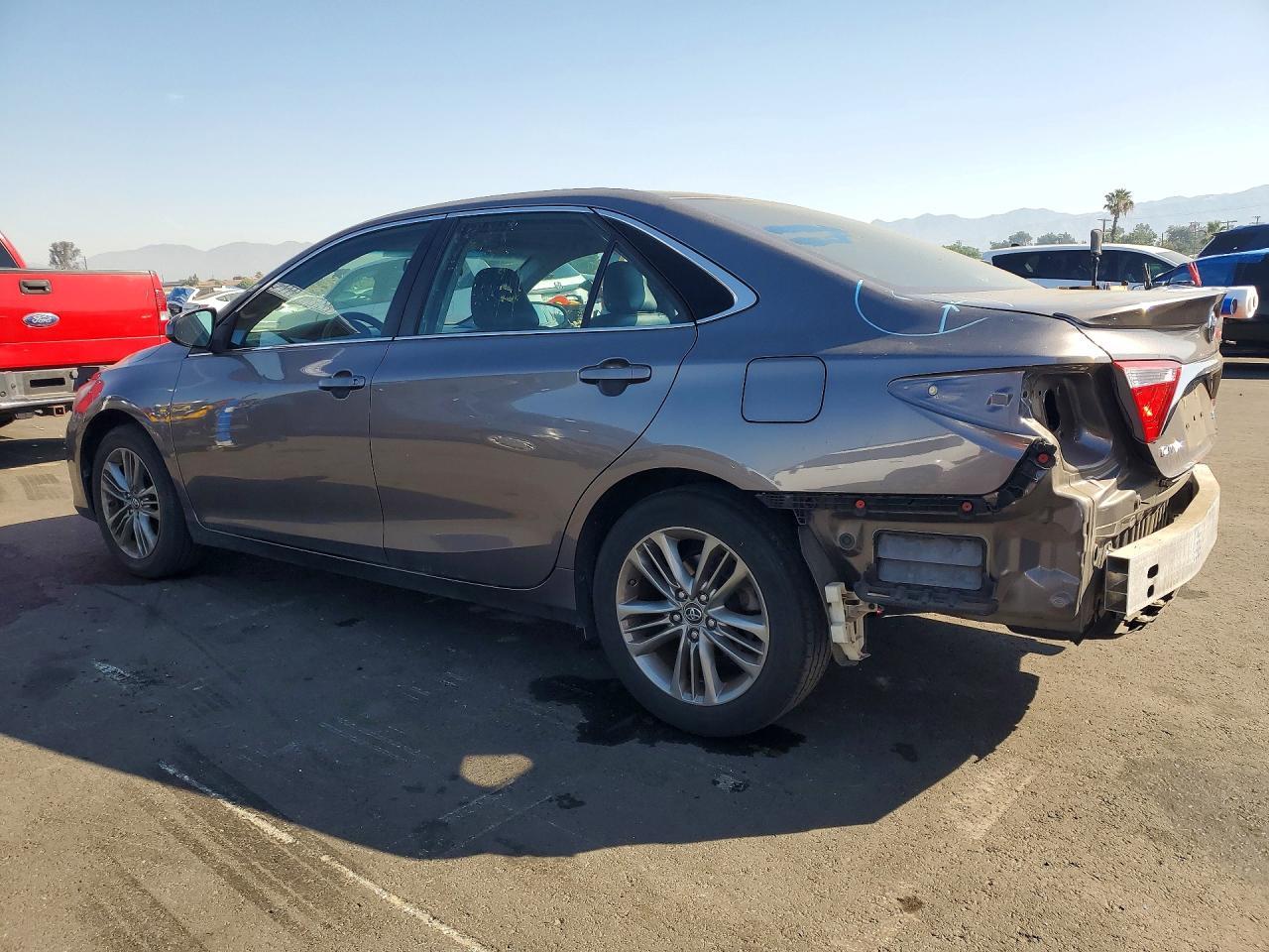 2017 Toyota Camry Se - Image 2