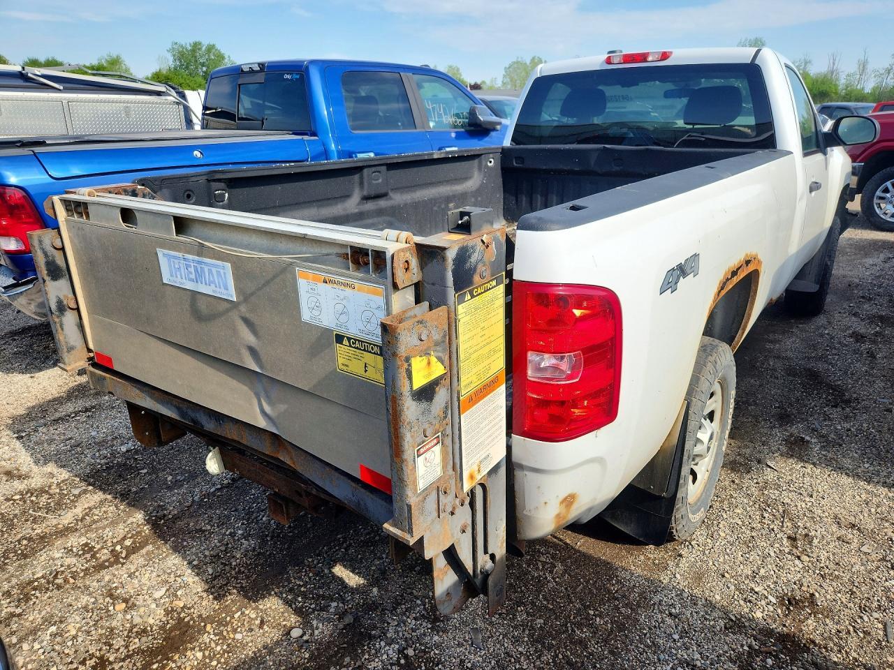 2013 Chevrolet Silverado K2500 Heavy Duty - Фото 3