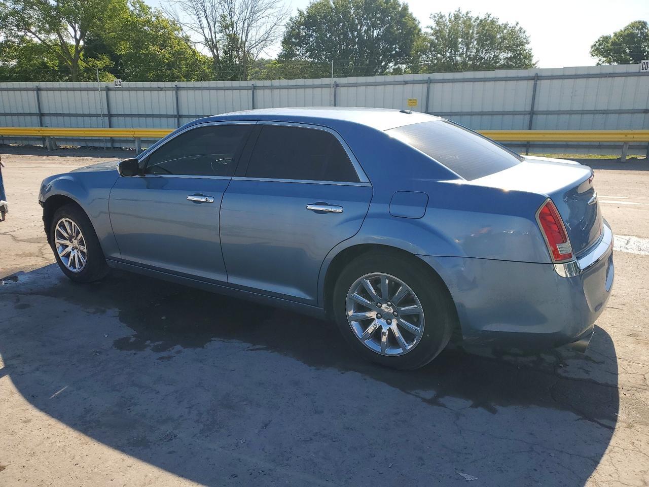 2011 Chrysler 300 Limited - Фото 2