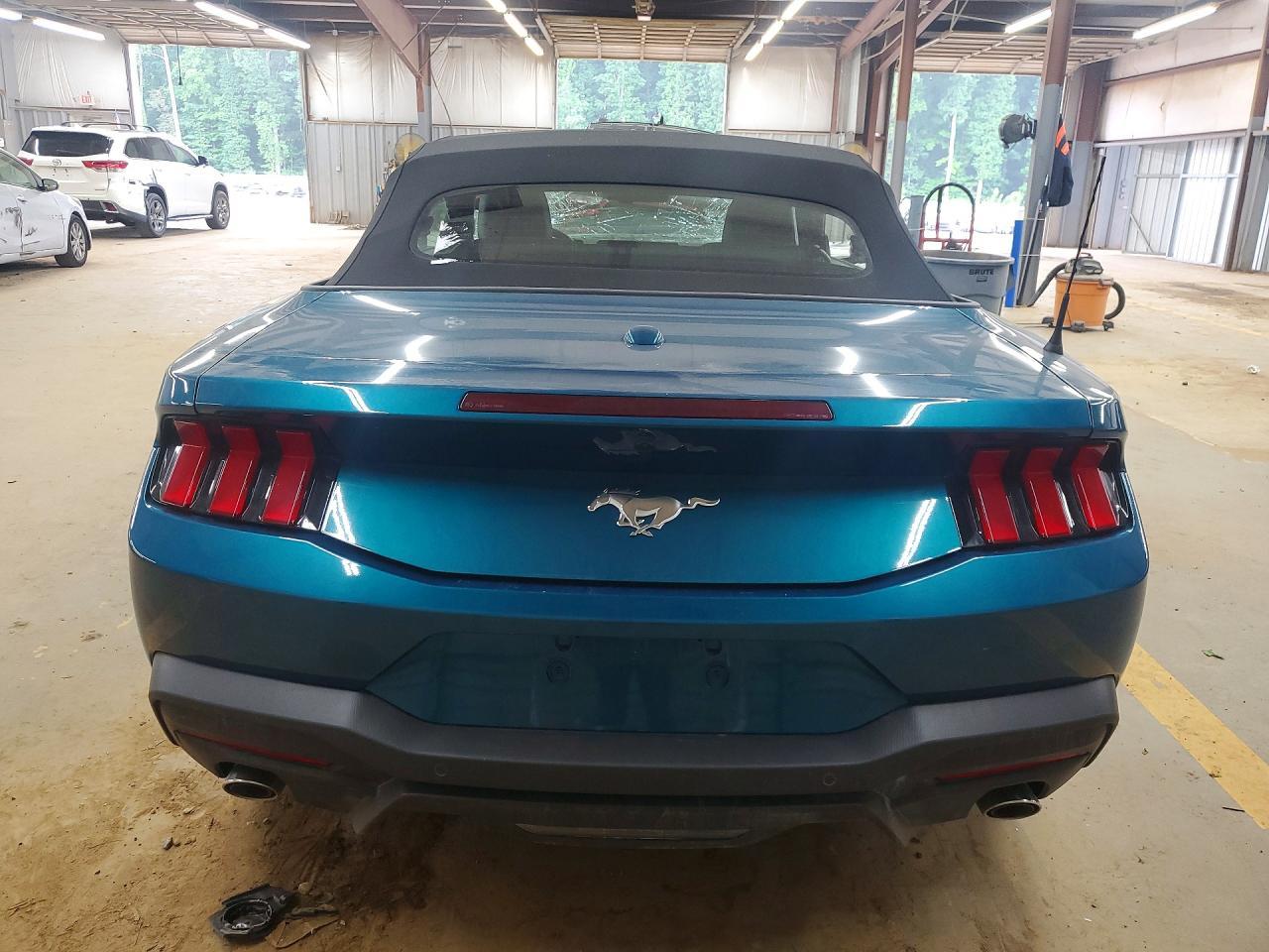 2026 Ford Mustang - Image 6