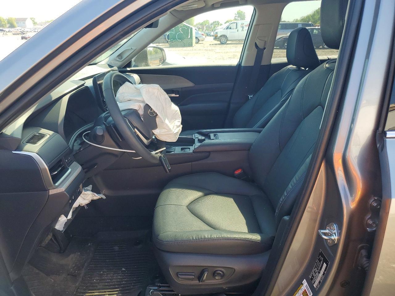 2025 Toyota Grand Highlander Platinum - Фото 7