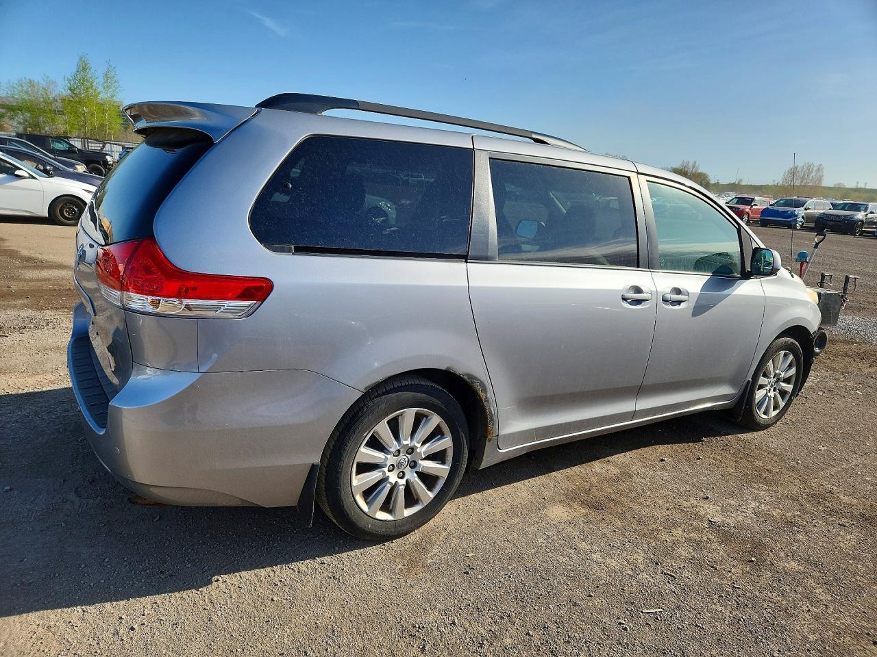 2014 Toyota Sienna Xle 8-Passenger - Фото 3
