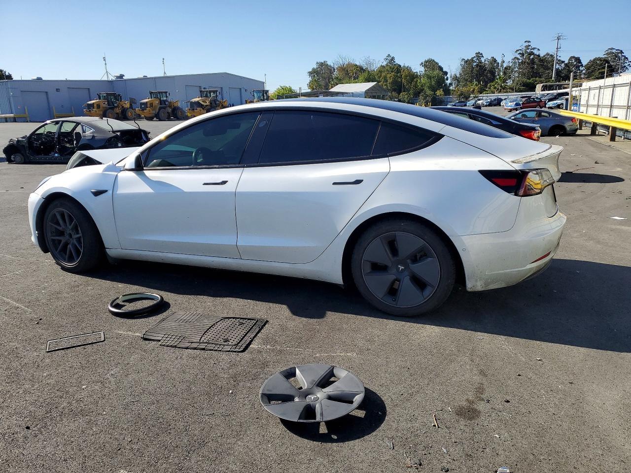 2021 Tesla Model 3 - Image 2