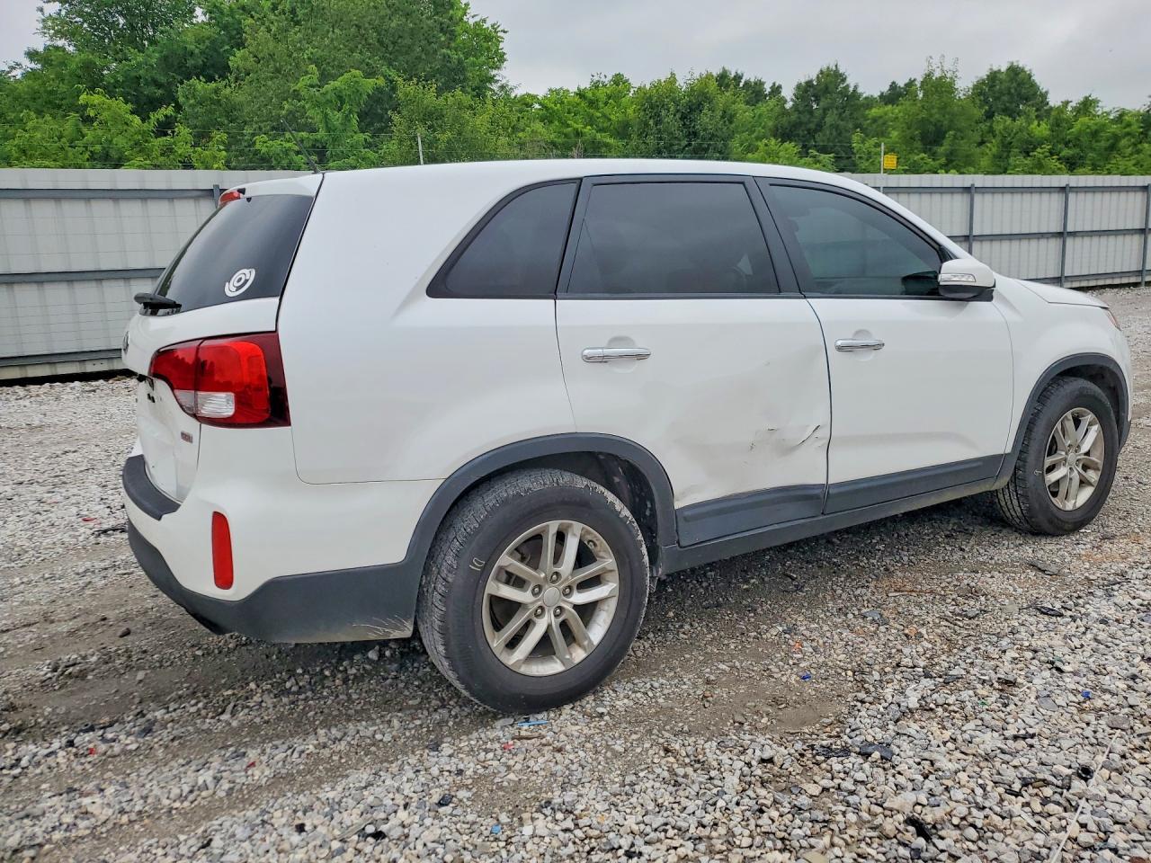 2015 Kia Sorento Lx - Image 3