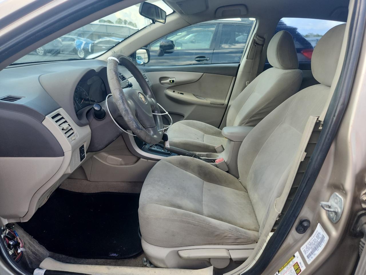 2009 Toyota Corolla Le - Image 7