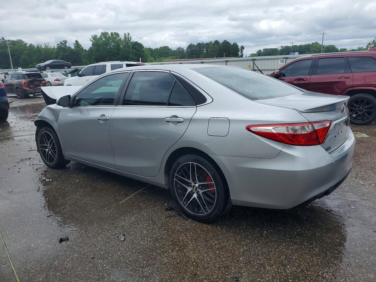 2015 Toyota Camry Se - Фото 2